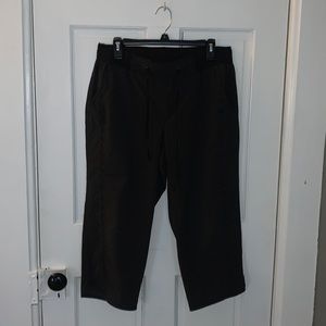 Capri Pants. Striped design.